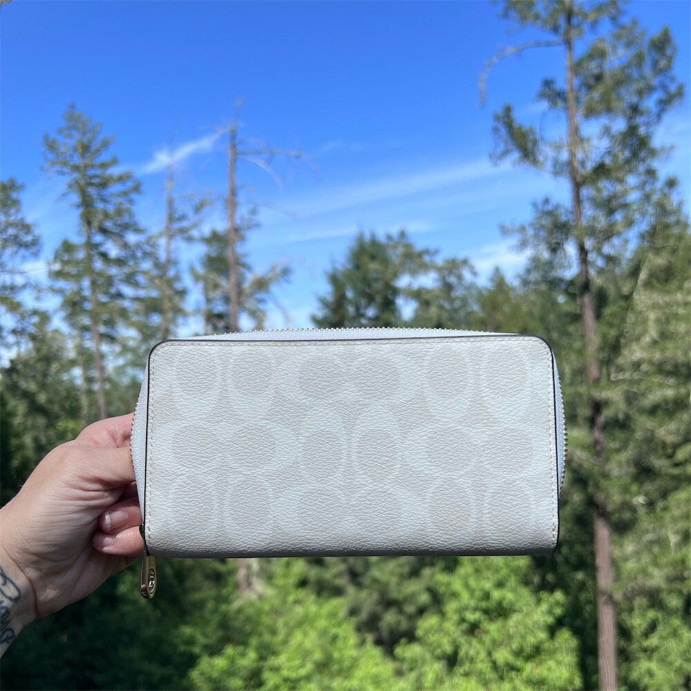 COACH Long Zip-Around Wallet Chalk White Signature Canvas Gold Hardware AUTHENTC - Picture 2 of 12